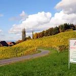 Hotel Weingut Winzerzimmer Rothschaedl Leutschach