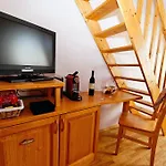 Hotel Weingut Winzerzimmer Rothschaedl *