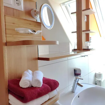 Weingut Winzerzimmer Rothschaedl Hotel *