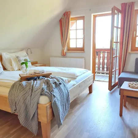 Weingut Winzerzimmer Rothschadl Hotel *