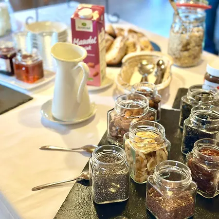 Hotel Weingut Winzerzimmer Rothschaedl