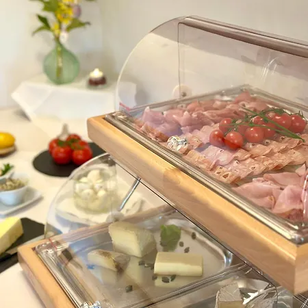 Weingut Winzerzimmer Rothschaedl מלון *