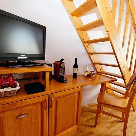 מלון Weingut Winzerzimmer Rothschaedl *