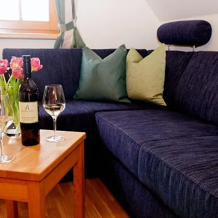 Weingut Winzerzimmer Rothschaedl *