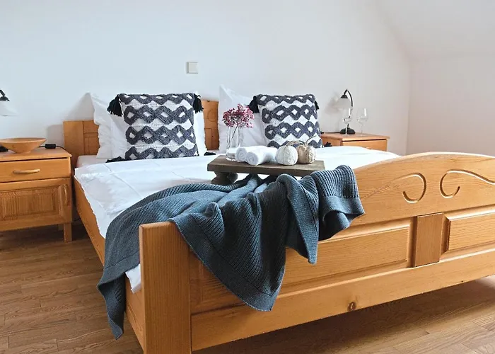 Weingut Winzerzimmer Rothschaedl *