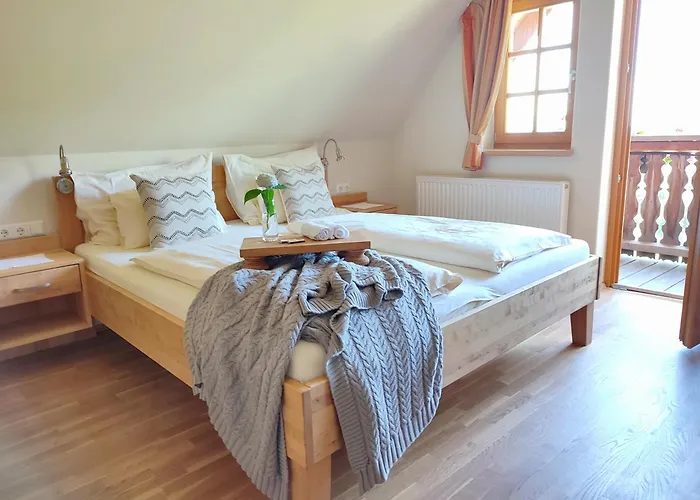 Weingut Winzerzimmer Rothschaedl Hotel *