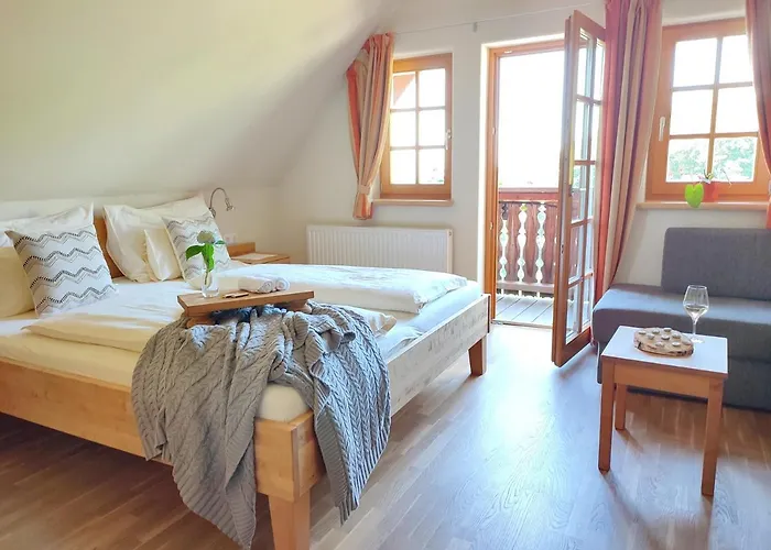 Weingut Winzerzimmer Rothschaedl Hotel *