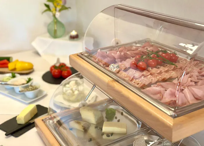 Weingut Winzerzimmer Rothschaedl Hotel *