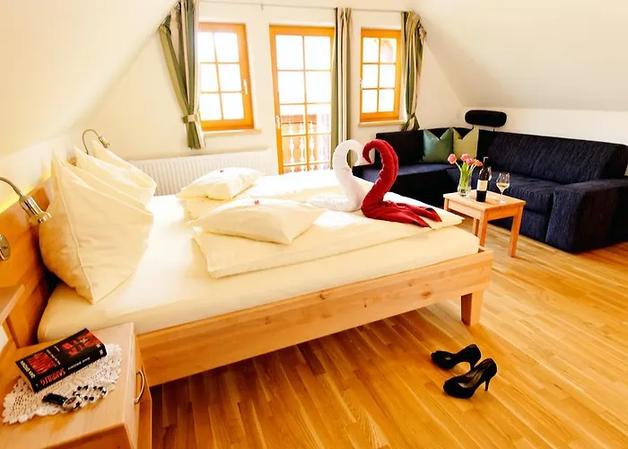 Hotel Weingut Winzerzimmer Rothschaedl